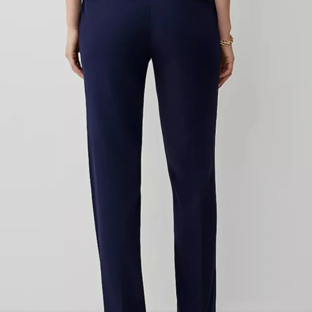 Mid Rise Straight Pant in Textured Drape - Curvy Fit Petite - Navy 2P - Picture 2 of 6